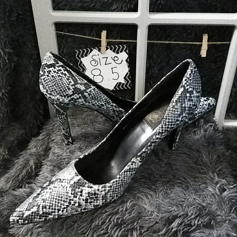 Pointed heels - Picture 2 of 3